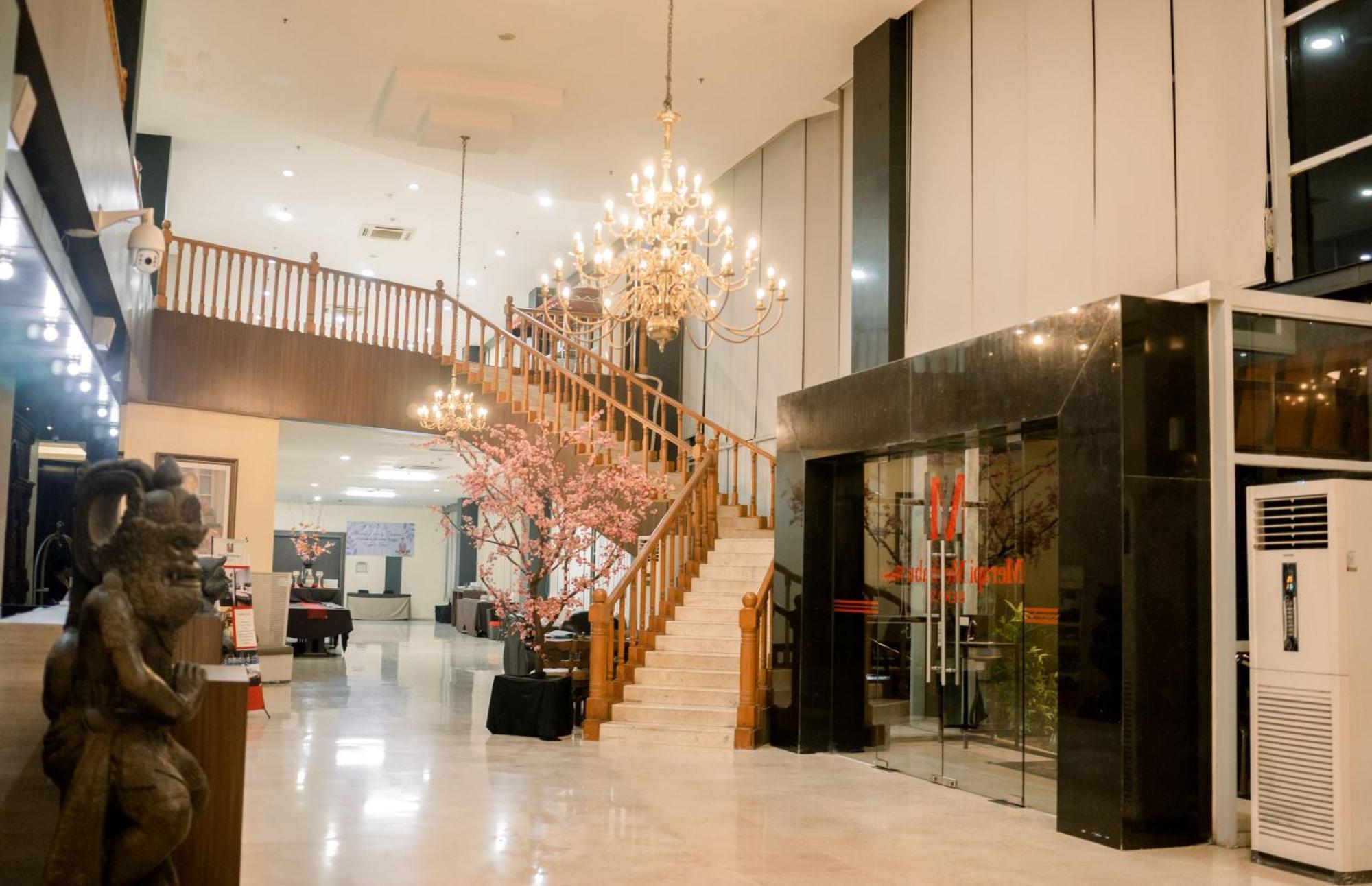 Merapi Merbabu Hotels Bekasi Exterior foto